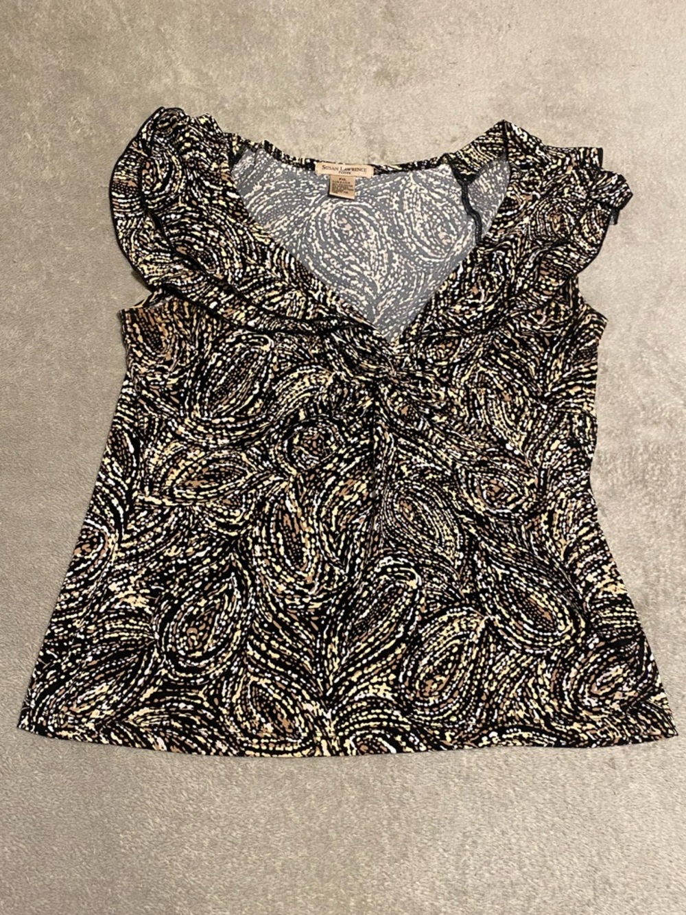 Susan Lawrence Black & Cream Swirl Print Ruffle V-Neck Camisole